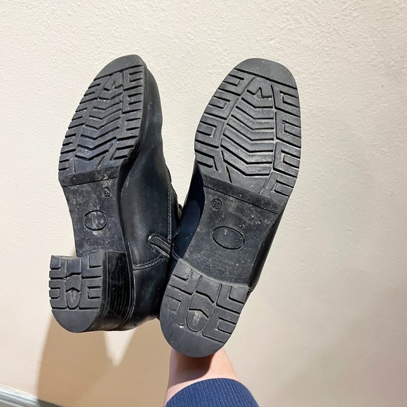 Warm Stylish Lined Winter Boots - Size 8.5 - Naturalizer - Picture 13 of 14